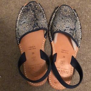 MIBO blue silver textured sandal 39 for 8.5